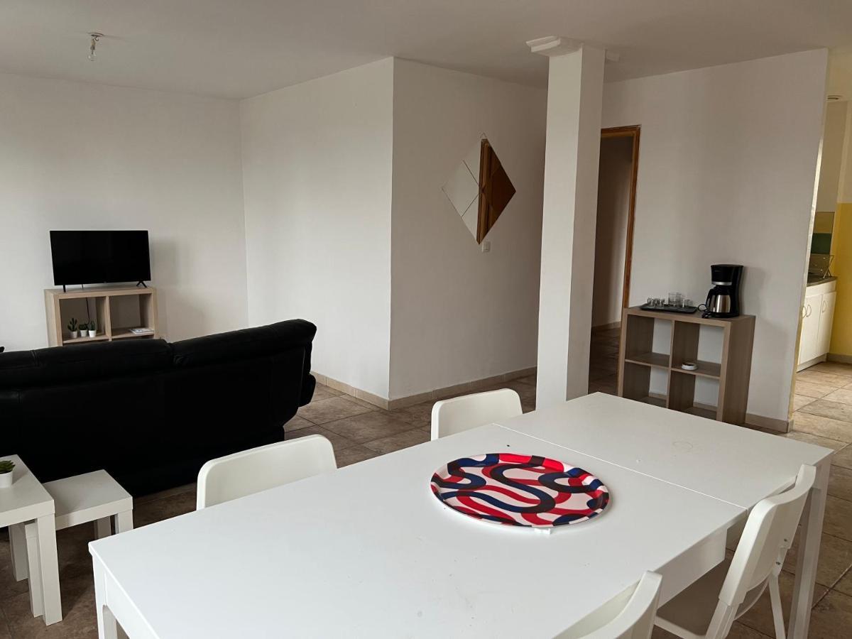 Le Relais De Saint Loup 1 A 66 Personnes Apartment มงโทร-โฟต์-ยอนน์ ภายนอก รูปภาพ